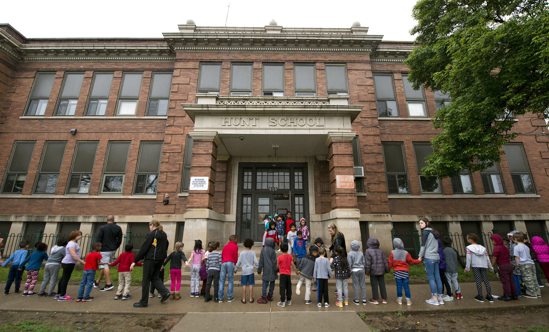Hunt Elementary School goodbye hug #4